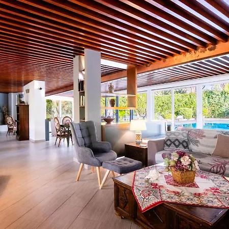 Cristina Luxury